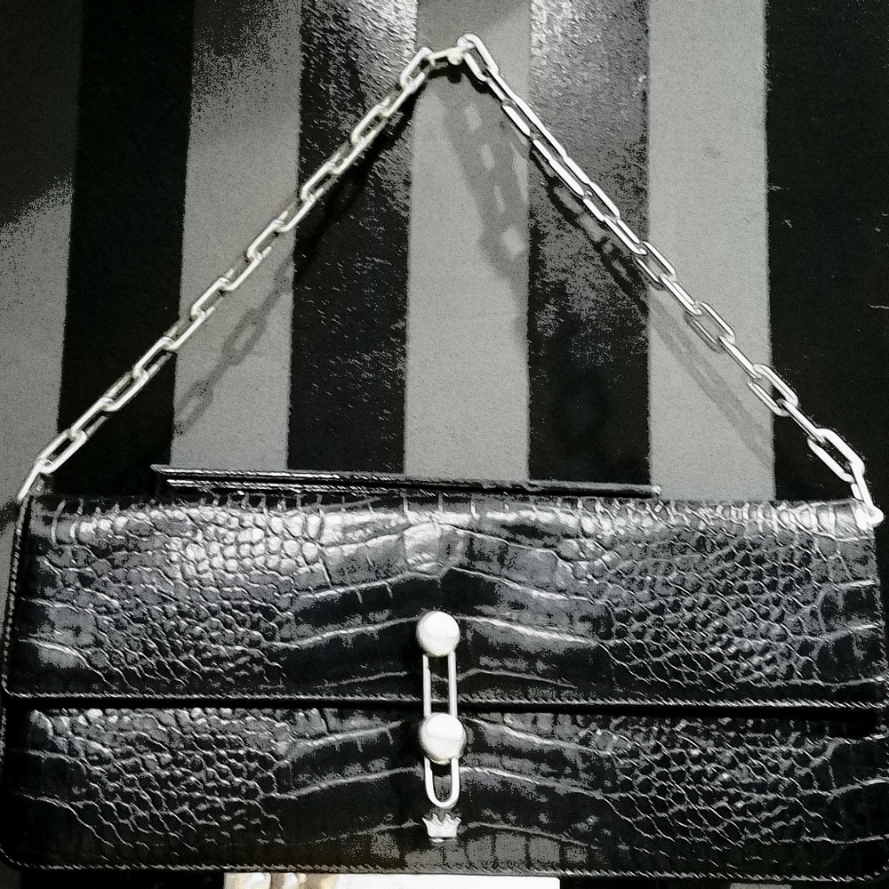 La Regale clutch